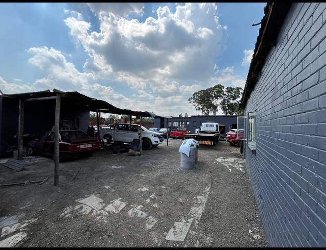 2,400M² WORKSHOP FOR SALE IN STRUBENVALE